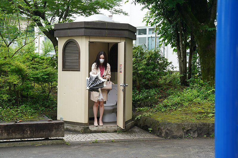 涎とM女とボールギャグ 辻芽愛里