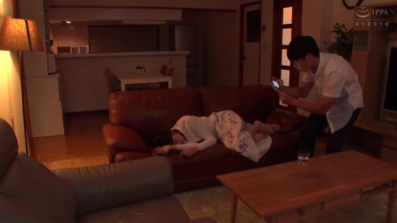 人妻REC生活感が隠せない家庭の人妻エロス 画像18