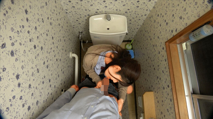 トイレSEX盗撮 巨乳と便器 女子校生・パチンカス人妻・パパ活・カップル関係性∞変態中出し15人 画像4