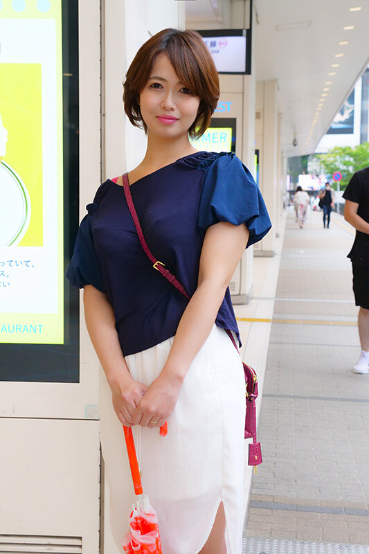 性欲旺盛な地方妻が越境開放セックス「今日、主人には内緒で来ました…」他人棒を求めて上京してきた美人妻に媚薬で焦らし高めて膣奥大量生中出し!! 画像6