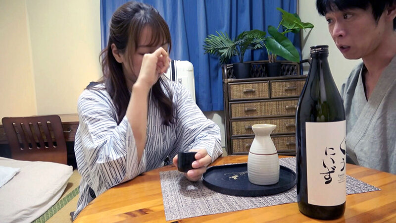 民宿夜●い 一人旅で訪れた女性たちに睡●薬入りの地酒を振る舞いガッツリ堕ちた所に無許可中出し!!2 画像1