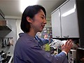 熟女のご自宅訪問 「おじゃましまーす！」夫の居ぬ間に自宅寝室で不倫性交 （DOD）