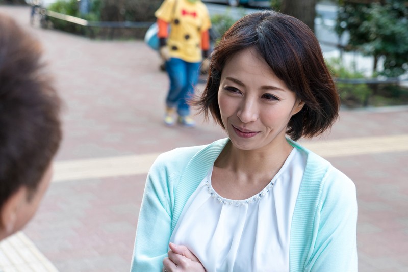 ファーストクラス絶品妻ナンパ 連続イカセFUCK 生中出し 画像6