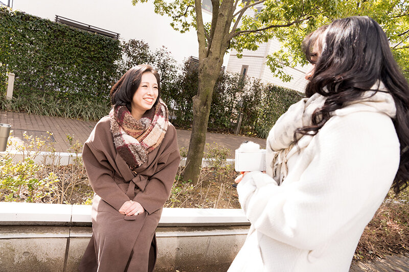真性レズビアン音羽が街で綺麗なおばさんをゲット！そのままウチにお持ち帰り濃厚レズセックスでイキ果てる！！ サンプル画像 2