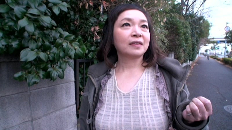 ナンパ人妻にセンズリ見せたら興奮しちゃった 7_10