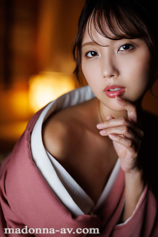 耳元で甘く誘い、快楽へと導く、極上のおもてなし旅館─。 淫語ささやき女将 市来まひろ 出演:市来まひろ ハイビジョン・独占配信 ★0 シーン1