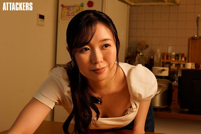 友達のお母さんの無自覚浮きブラ乳首誘惑 流川はる香