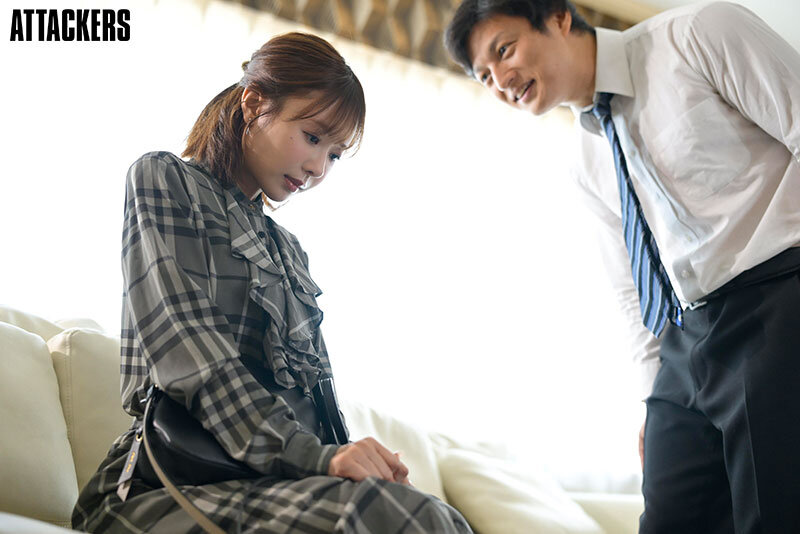 「お前の奥さん一か月間貸してくれよ。」僕が絶対に断れない状況で妻が上司に抱かれる夜。 栗山莉緒 画像1