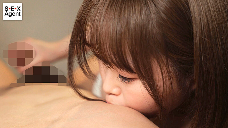 顔で抜く！！顔面ドアップ甘サド乳首舐め手コキ 画像2