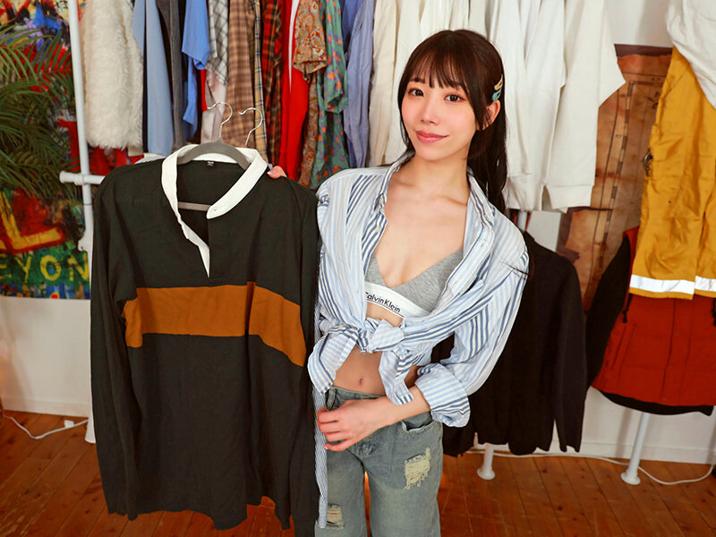 【VR】イ●スタの着替え動画で客を釣る美女店員の密着スポブラ接客にたまらず勃起チ○ポ見せたら向こうも発情こっそりフェラチオ試着室アヘ声押し殺しサイレント中出し 尾崎えりか 5枚目