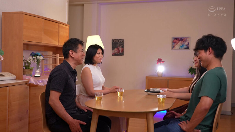 嫁の母と俺の父 赤井美希