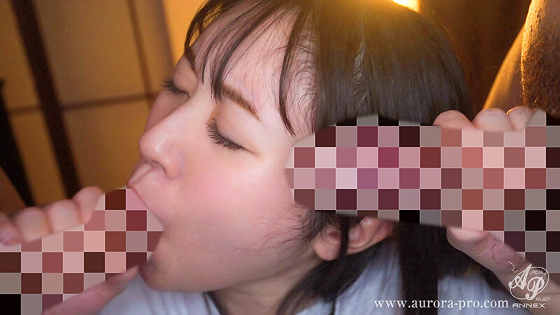 留守番中に近所のおじさん達に中出しされちゃいました 中年チ〇ポ偏愛女学生 夕木こいろ 画像11