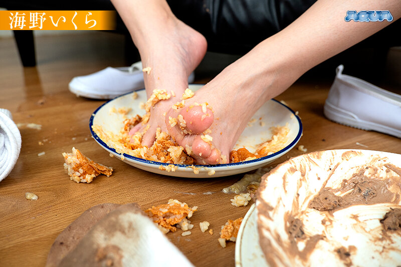 【VR】美脚美女が足でぐちゃぐちゃにして食べさせてくれるフードクラッシュレストラン 画像7