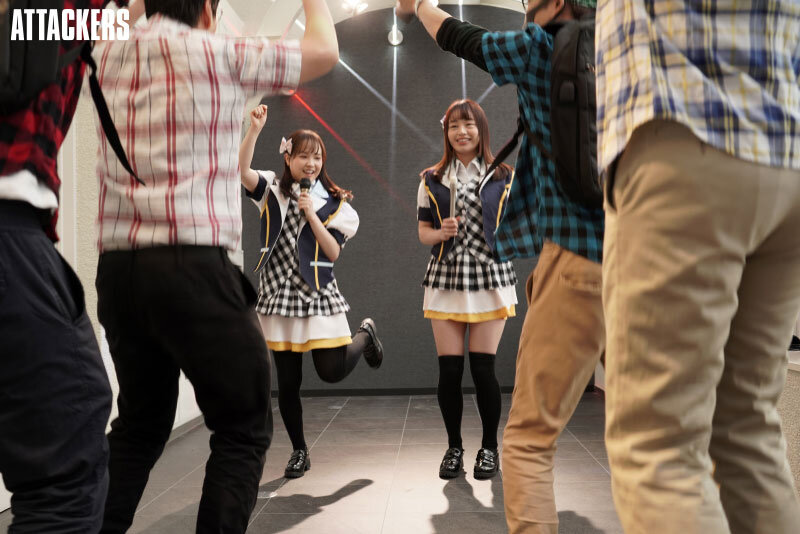 私たちは有名なアイドルになる為にお金持ちのオジサンたちのチ○ポをしゃぶって枕営業をしています。
