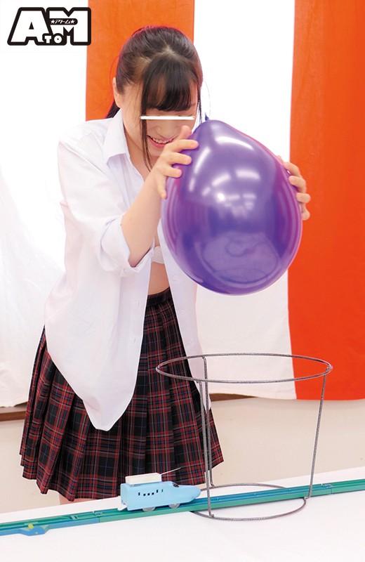 ポロリ連発!パンチラ&マンチラ当たり前!女子校生限定!風船割ったら即アウト!固定バイブ早着替えゲーム