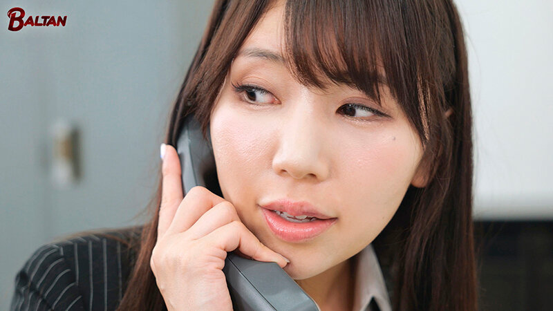 男に媚びず射精を管理して立場を理解させる淫腕OL 美丘さとみ 画像1
