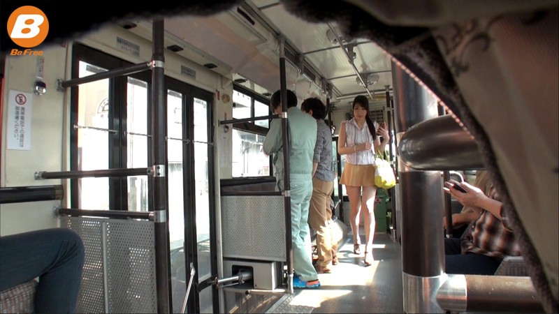 女子大生 集団痴●バス
