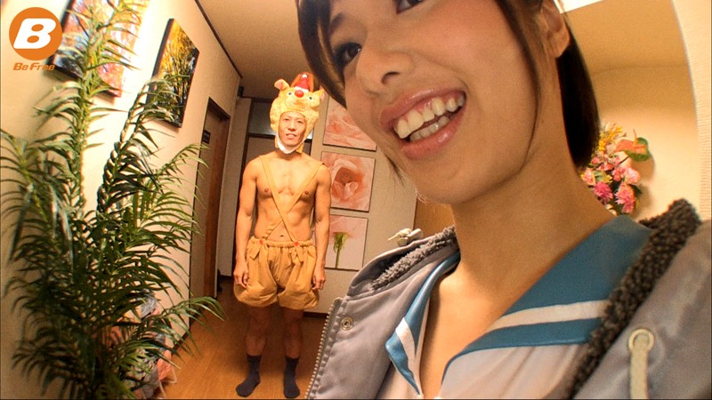 川上奈々美がギャルでコスって中出しお宅訪問