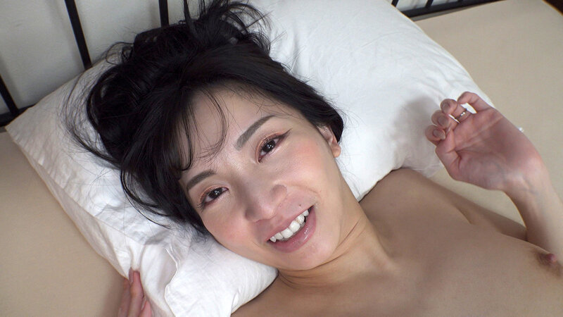 THE ドキュメント 本能丸出しでする絶頂SEX たまったもんじゃない!卑猥な剛毛おマ〇コ美人女教師妻が乱交交尾で連続中出し絶頂! 鈴木真夕 11枚目