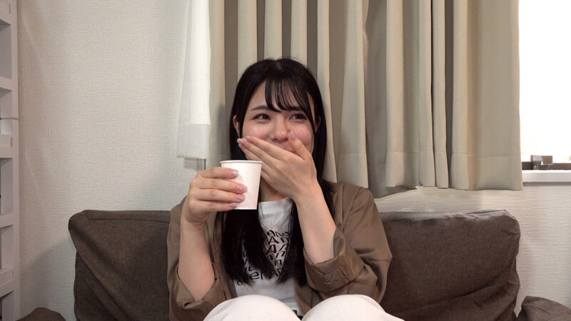 和菓子屋さんで働くはんなり京都女子 柔らかい雰囲気の関西弁が可愛い娘が、絶倫チ●ポで突かれると「イグっイグっ」って言いながらガチイキした 画像2