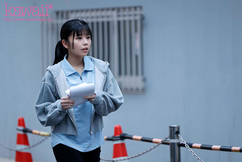 子ども扱いされて正社員になれず日雇いバイトを続けてきた138cm苦労人少女はクンニで大量潮吹く早漏即イキマゾっ子ちゃん！AV即採用！AV天職デビュー！ 青峰こころ サンプル