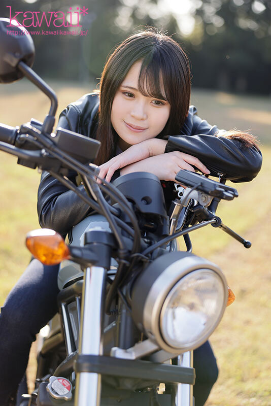 [CAWD-664] kawaii* scouting offer: A rumored biker girl who sprays a huge amount of squirt turns out to have an unexpectedly sensitive body?! Makes an ecstatic squirting AV debut. Momose Marin