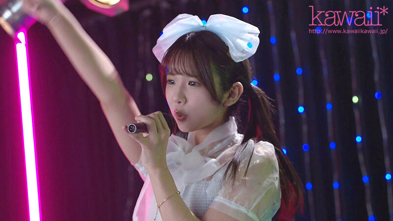 この子、枕で飯食ってた献上系アイドルです…。 性接待で鍛えられ、気づけば生勃起ちんちん見ただけでマン汁だらだら性欲モンスターに!実は超AV向きなカラダな変態娘ちゃんがこっそりAV出演! 橘いおり 画像3