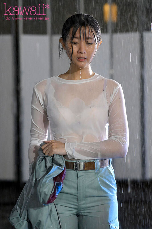 人見知りで人付き合いが苦手な女子工員と油臭い中年オヤジが帰宅困難で相部屋に… 豪雨で濡れたカラダに媚薬が染み渡りガンギマリお漏らし絶叫で朝まで中出しレ●プされた嵐の夜 谷村凪咲