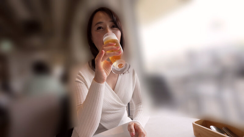 性欲絶倫の男とホテルに一日缶詰デート~ひと目を忍んでイカされまくる最高のSEX漬け不倫~ 安野由美 画像3