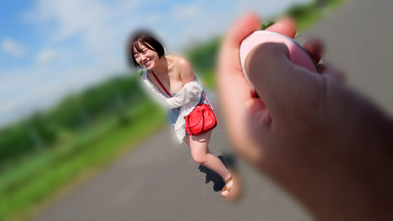 恥ずかしくってたまらない!とびっこおもらし野外散歩 2 小鈴みかん 4枚目