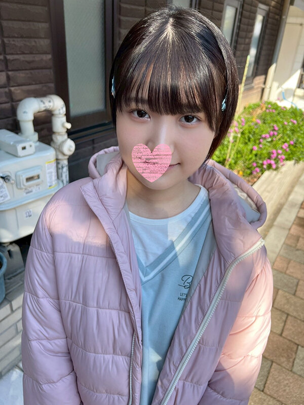 小さいワレメに大人チ〇ポ笑顔が消えて警戒するチビに強引Dキス→クンニ堪能でグッタリ無防備丸出しオマ〇コに理性を失い絶対ダメな極太をメリメリ挿入してしまいました…【ちびっこ2人】禁断イタズラ映像集のサンプル画像1