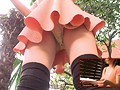 ターゲットは親切な奥さんたち！嘘アンケートで人妻たちの胸チラ＆パンチラ撮っちゃいました！10 高画質！2画面！逆さ撮り！94人！ - FANZA版サンプル画像