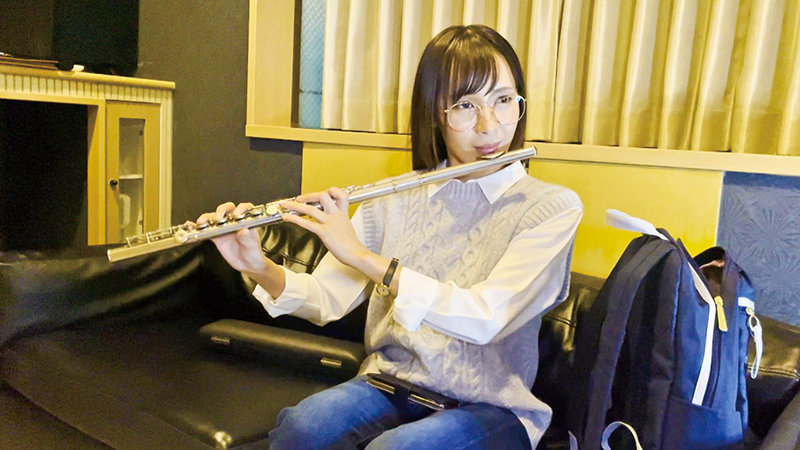 サンプル-【この個人撮影では】某超有名音大フルート奏者N・Kさんが、新しい楽器欲しさにま○こを差し出してます。