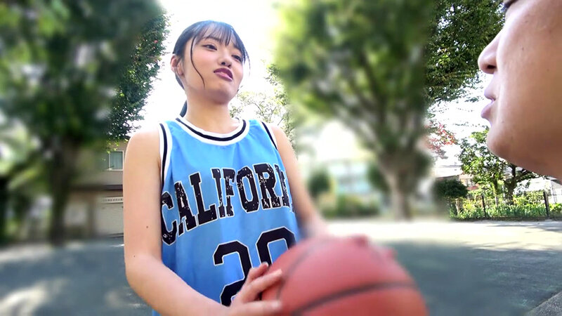 【4K】バスケ部の後輩が胸チラ誘惑中出しSEX 八坂凪 画像1