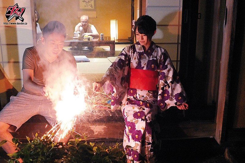夏休みで田舎に帰省した三日間、従妹に欲望剥き出しでハメまくった中出し記録。 渚みつき