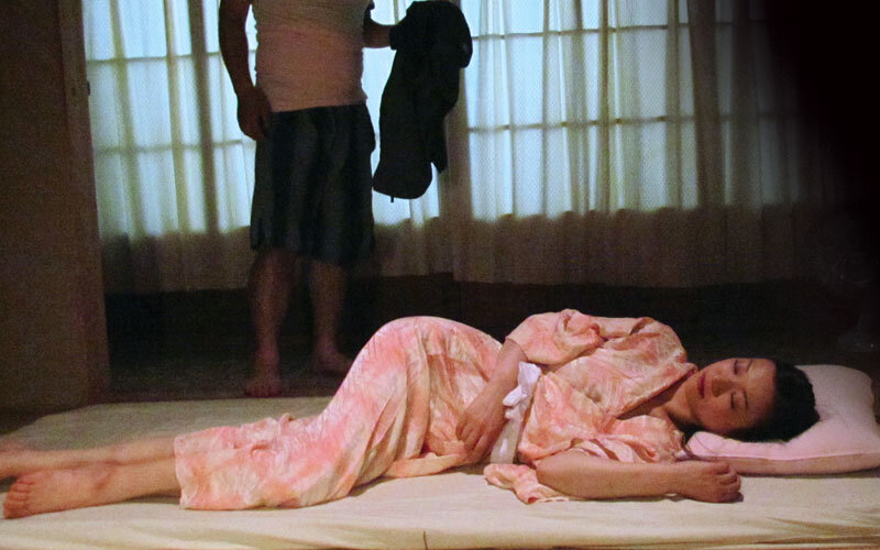 夜●い…寝ている人妻にエッチないたずらをして発情させたら性処理してもらえるのか!?4時間 9枚目