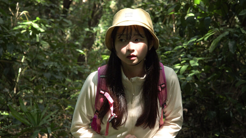 欲望の森 まいごの全裸少女を森で見つけて性欲が抑えられない 望月つぼみ