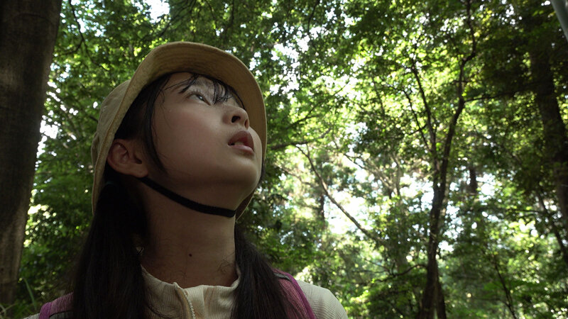 欲望の森 まいごの全裸少女を森で見つけて性欲が抑えられない 望月つぼみ