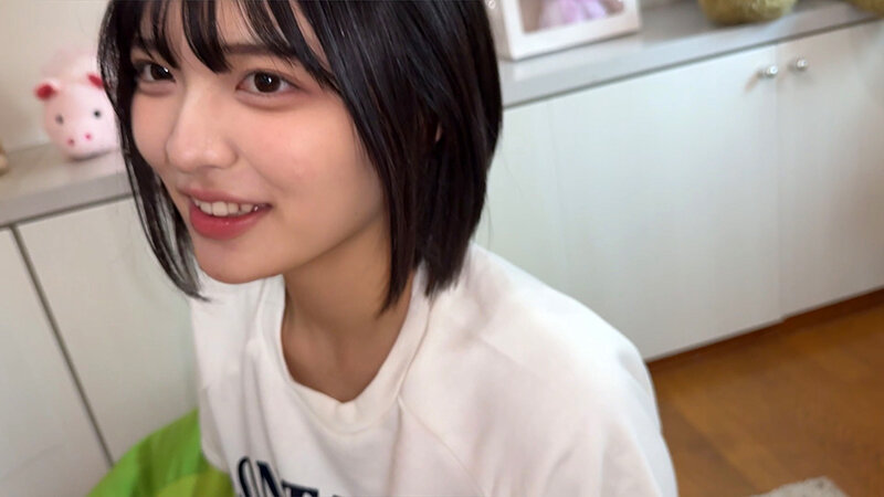 【素人ムクムクROOM】 部屋で昼からハメパコる同棲カップル！ ラブラブ・即ハメ・家中いつでもどこでも・ハメ撮り・中出し エロカワ彼女5名収録！ サンプル