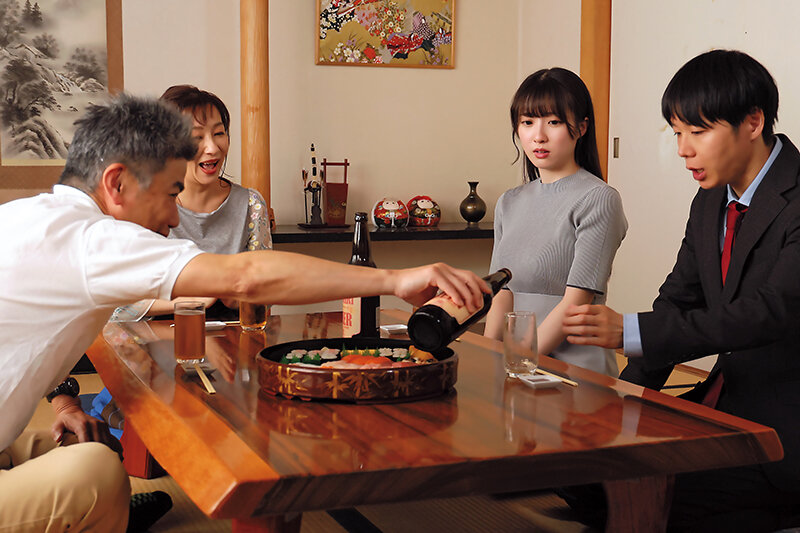 「お願い、この週末だけ恋人のフリして？」同僚OLの両親を安心させるため婚約者に成りすますうち二人でお風呂に入ることになり…濡れテカる美巨乳にたまらず即パコ恋人設定に便乗して3日間ハメまくった 白羽舞菜