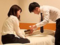 一般男女モニタリングAV 職場の同僚ドッキリ企画 出張先のビジネスホテルで憧れの女先輩と後輩男子が2人っきりでまさかまさかの相部屋宿泊！次々と巻き起こるエッチなハプニングで急接近した同じ職場の男女が会社に内緒の生ハメセックス！翌日の仕事も忘れ没頭のけぞりイ… サンプル画像4