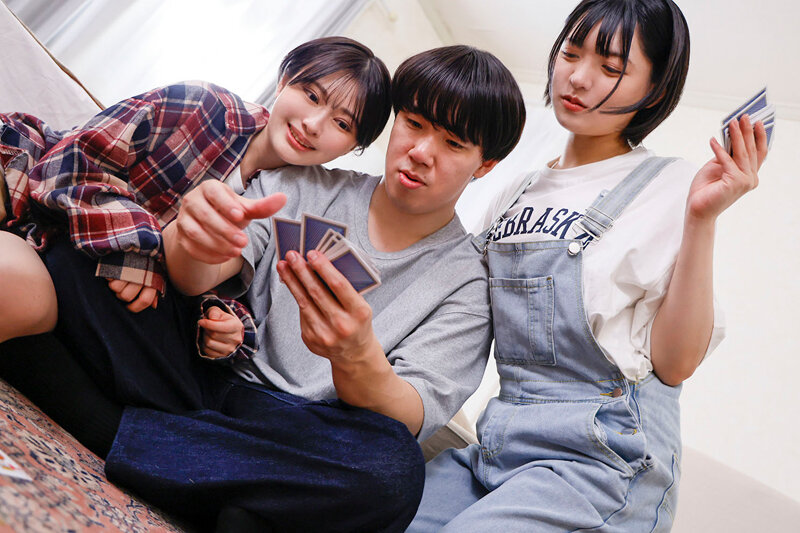 ボーイッシュ女子逆3P!男友達みたいな黒髪ショートの幼馴染から常に乳首責めとベロチューの同時攻撃でヤられまくった1泊2日。小松本果 虹村ゆみ 画像4