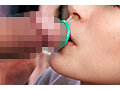 一般男女モニタリングAV×マジックミラー便コラボ企画 愛する夫の目の前で路上NTR！清楚な人妻が「お口だけでコンドーム装着」に挑戦！2 ノーハンドでデカチンを咥えたご無沙汰妻のオマ○コは欲しがり汁が溢れ出す！旦那の目の前で寝取って最後はゴムを外して生中出し！
