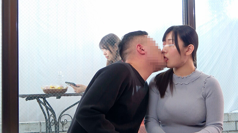 サンプル-一般男女モニタリングAV マジックミラーの向こうには実の娘（=彼女）！「娘がダメなら私が…」巨乳母がデカチンすぎて童貞卒業できない娘の彼氏を優しく筆おろし！2 フル勃起デカチ○ポを根元まで受け挿れたご無沙汰オマ○コと性欲溢れる童貞チ○ポの中出しセックスは1…