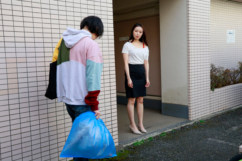 隣の部屋の変態ストーカーおばさんに狙われて… 拘束逆レ●プで童貞を奪われおばさんの家に監禁されたボクは毎日好き勝手に犯●れて射精廃人になった 流川はる香 出演:流川はる香 ハイビジョン・独占配信 ★0 シーン3