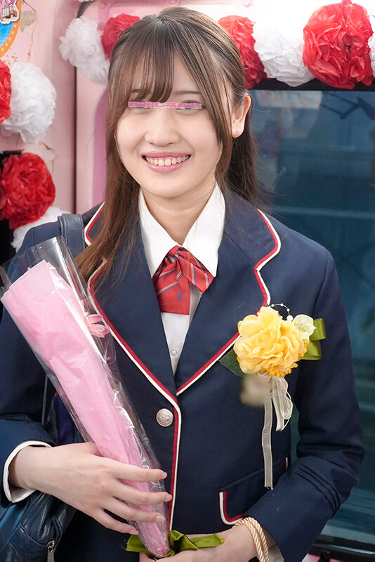 マジックミラー便 3分前まで女子○校生!〜2025年〜卒業式直後に初めての素股編 顔出し解禁!総勢20人全員SEXスペシャル!ギンギンに勃起したち○ぽを赤面まんコキ!恥じらいながらも濡れてしまった10代うぶオマ○コにヌルっと挿入で激イキ絶頂!!2枚組10時間!! 画像2