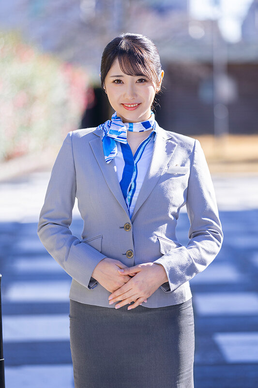 働く女AV出演ドキュメント 現役国際線キャビンアテンダント あすかさん(24歳)170cm高身長、Gカップ巨乳、デカ尻90cm、黒パンスト美脚―。マジックミラー便では口説けなかったハイスペックなCAが交渉の果てに最初で最後のAV DEBUT 画像2