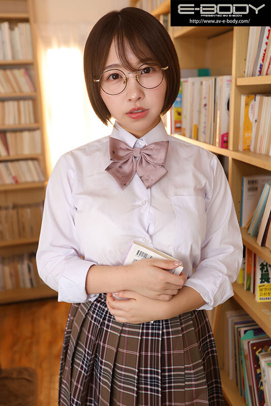 【VR】「……変態…何ジロジロ見てんの……死ねクズ」聞き間違いかと思うほど小さい声で罵られ ネクラ陰キャ地味メガネに犯●れる 宍戸里帆 サンプル