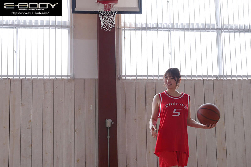 あの女子大生バスケプレイヤーは青い瞳のハンガリー人ハーフ美女 高身長170cmで脱いだら巨乳Gカップ 早瀬セイナ AVデビュー