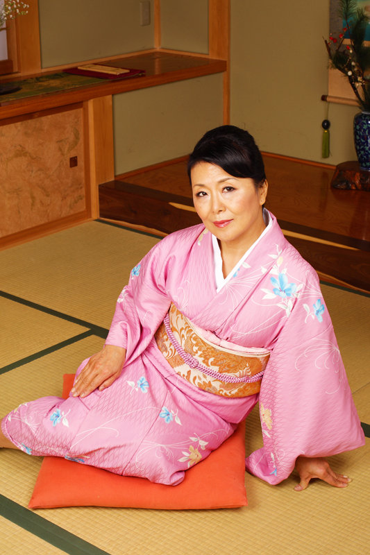 EMAF-646 第 1 部分 - 30 分钟